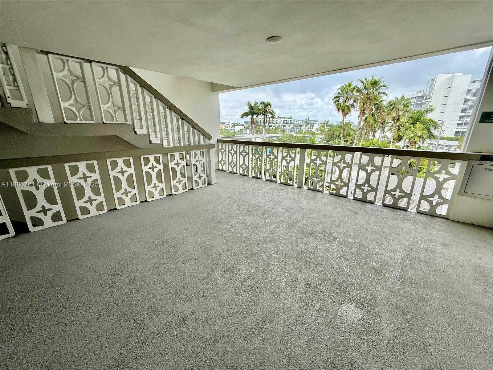 Small Image of 9700 EAST BAY HARBOR DR #406, Bay Harbor Islands Number 31