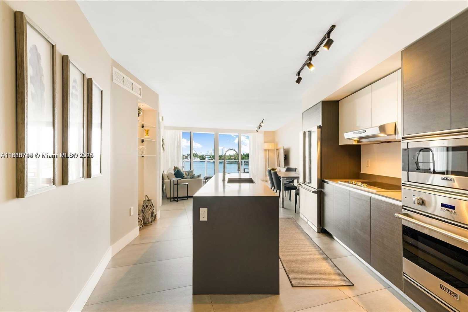 Small Image of 9821 EAST BAY HARBOR DR #503, Bay Harbor Islands Number 15