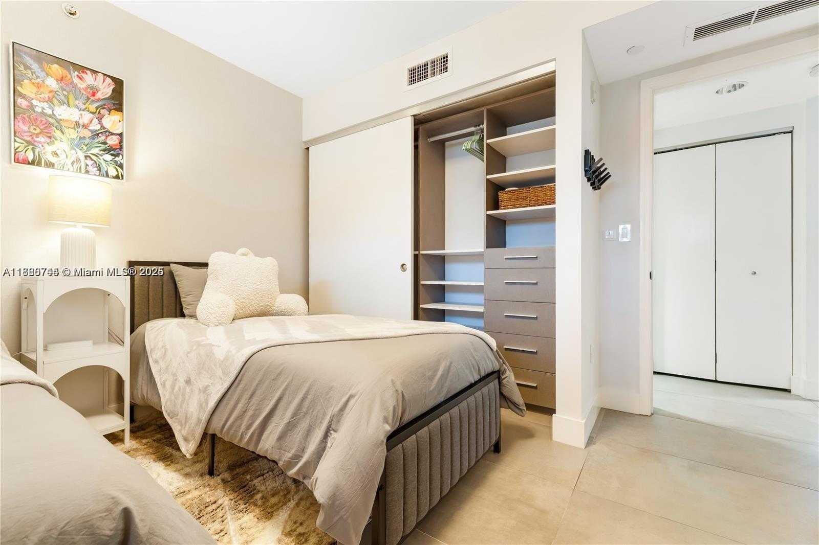 Small Image of 9821 EAST BAY HARBOR DR #503, Bay Harbor Islands Number 18