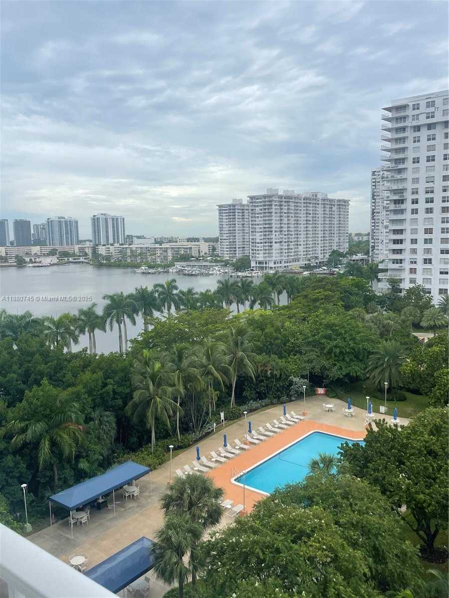 Small Image of 2851 NORTH EAST 183RD ST #906E, Aventura Number 2