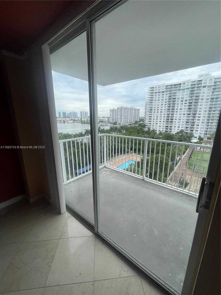 Small Image of 2851 NORTH EAST 183RD ST #906E, Aventura Number 4