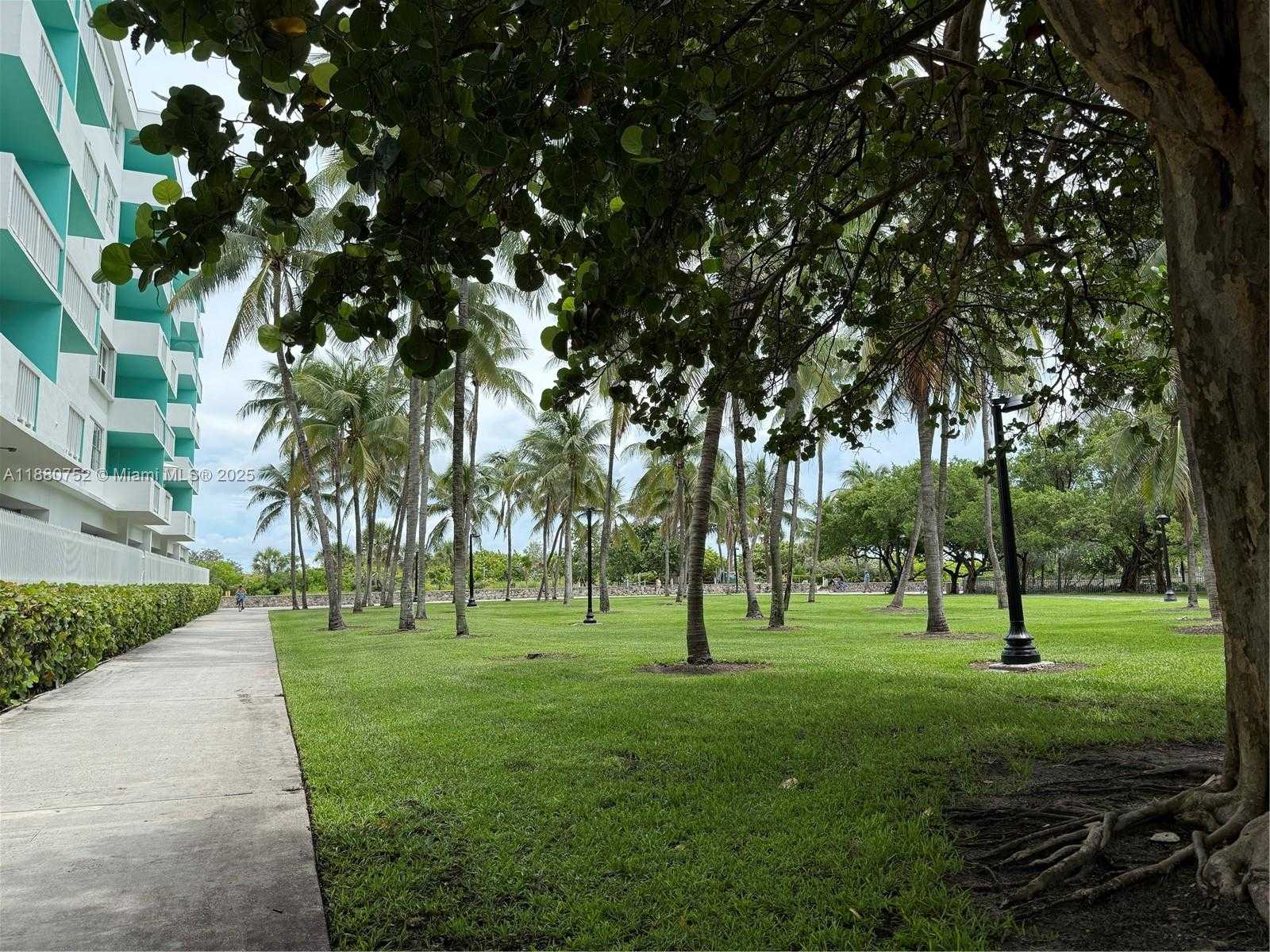 Small Image of 301 OCEAN DR #505, Miami Beach Number 13