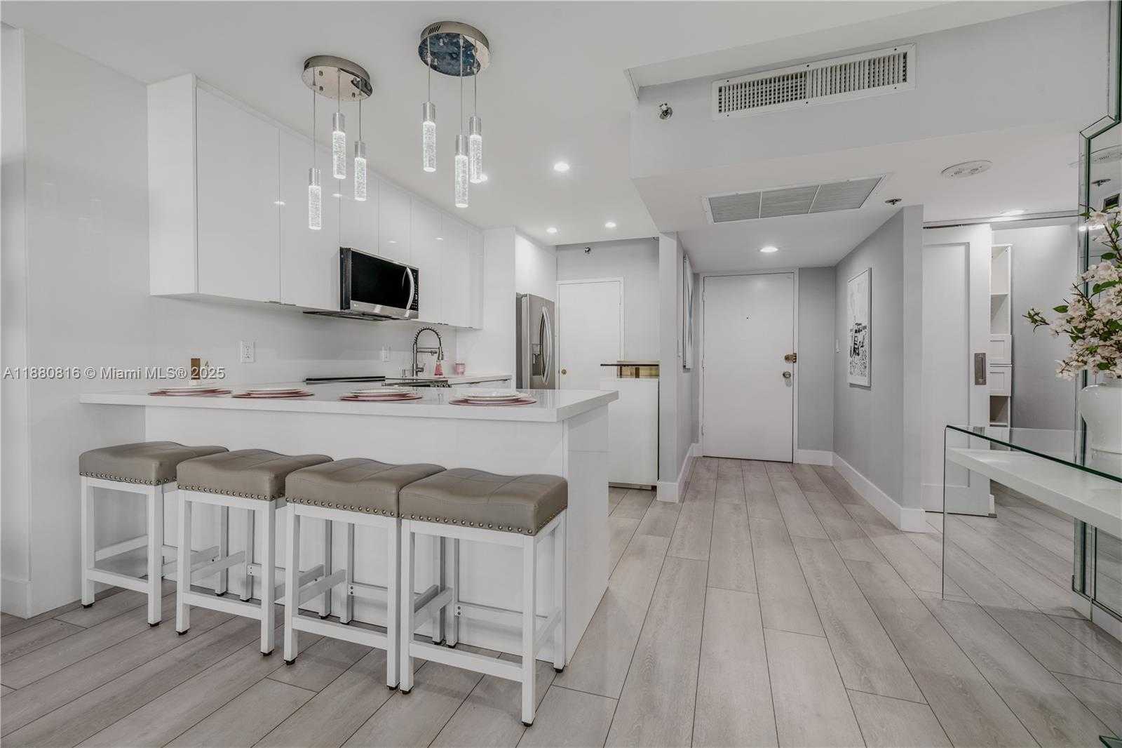 Small Image of 100 LINCOLN RD #323, Miami Beach Number 10