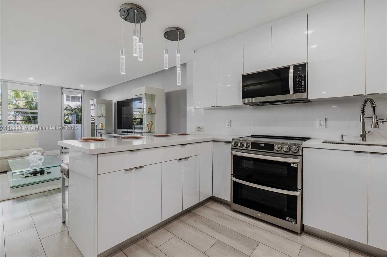 Small Image of 100 LINCOLN RD #323, Miami Beach Number 14