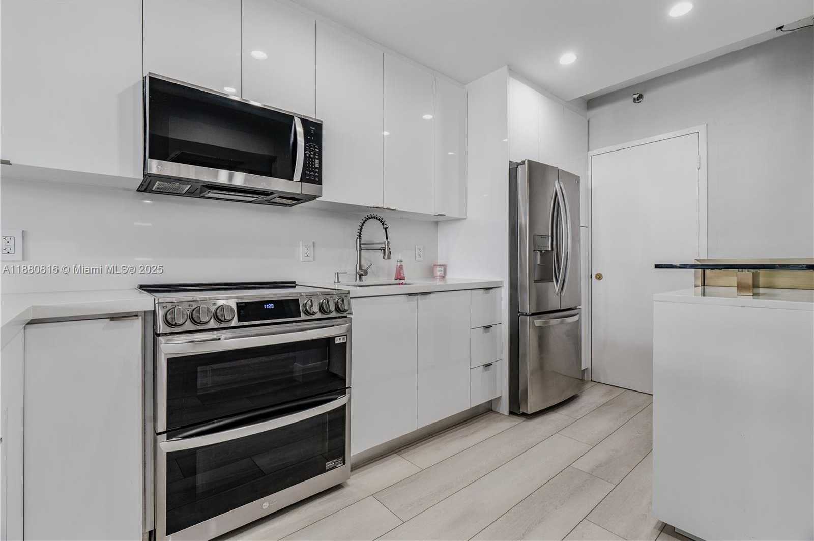 Small Image of 100 LINCOLN RD #323, Miami Beach Number 15