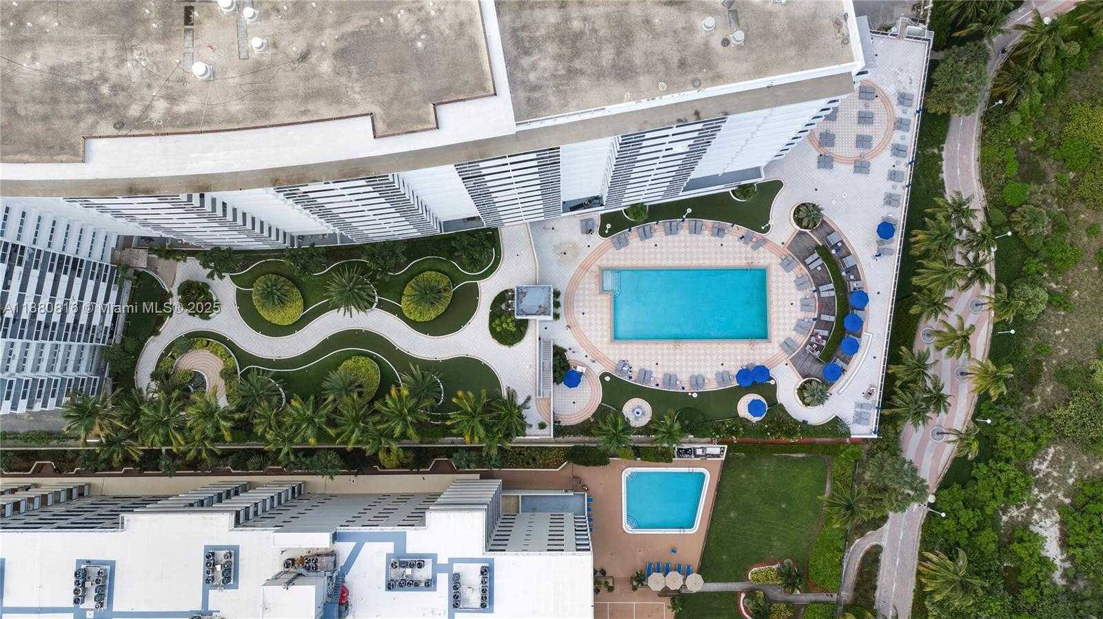 Small Image of 100 LINCOLN RD #323, Miami Beach Number 2