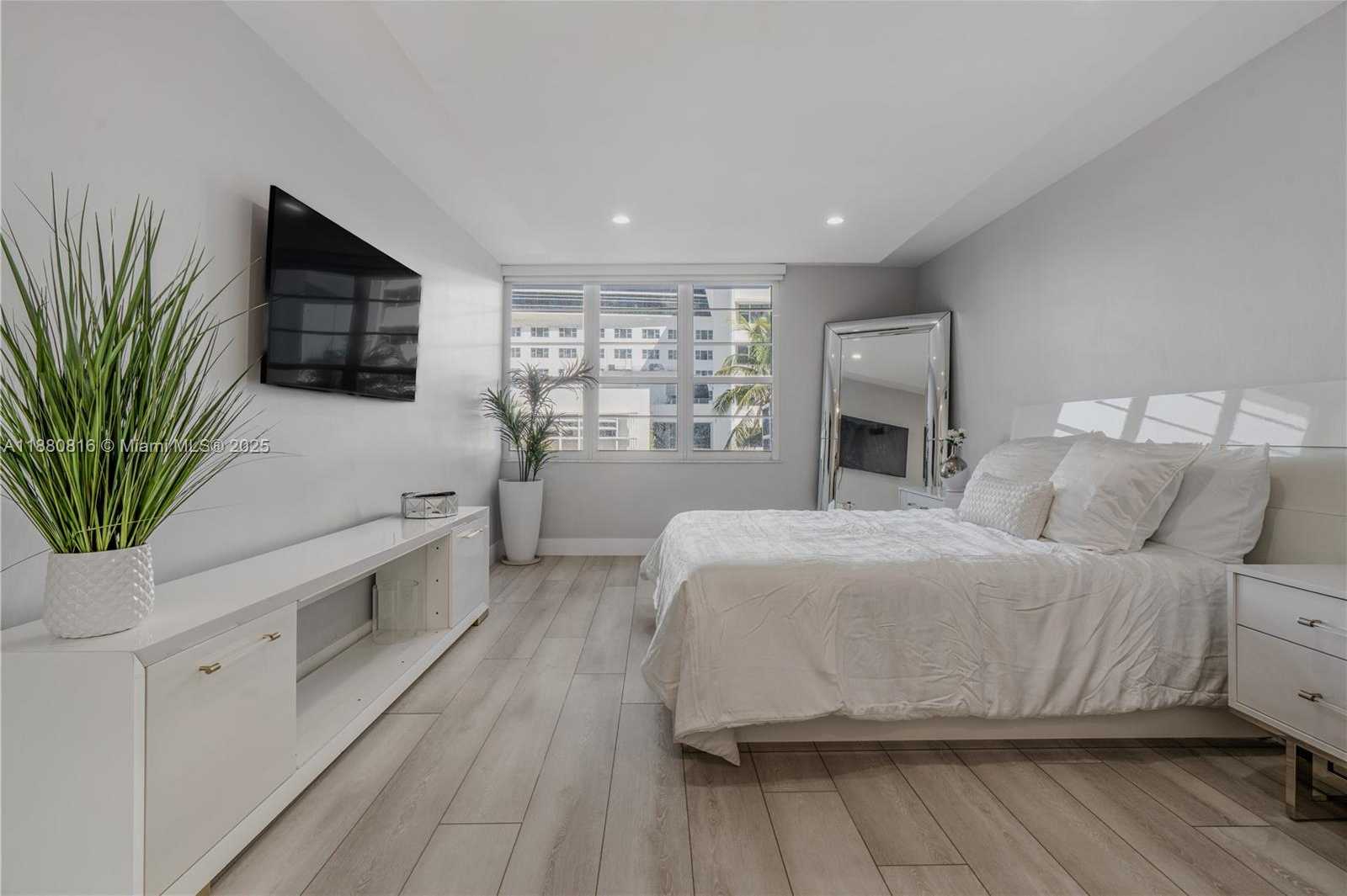Small Image of 100 LINCOLN RD #323, Miami Beach Number 24