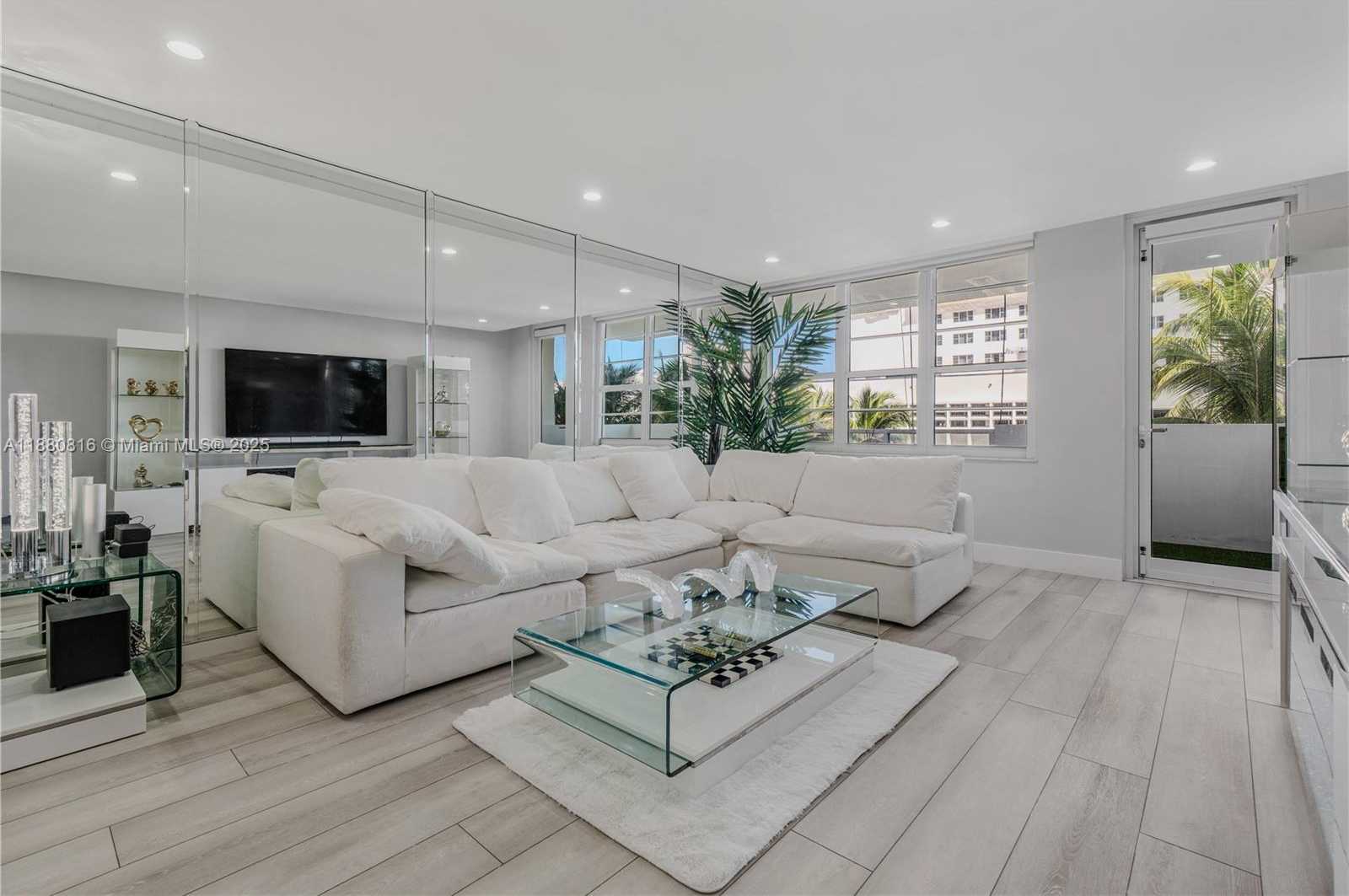 Small Image of 100 LINCOLN RD #323, Miami Beach Number 4