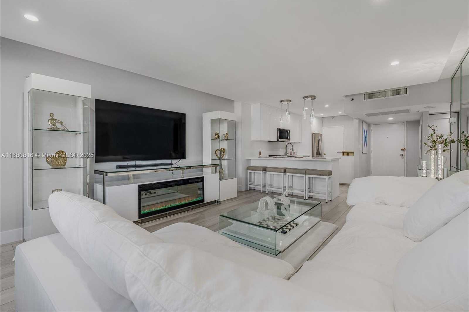 Small Image of 100 LINCOLN RD #323, Miami Beach Number 5