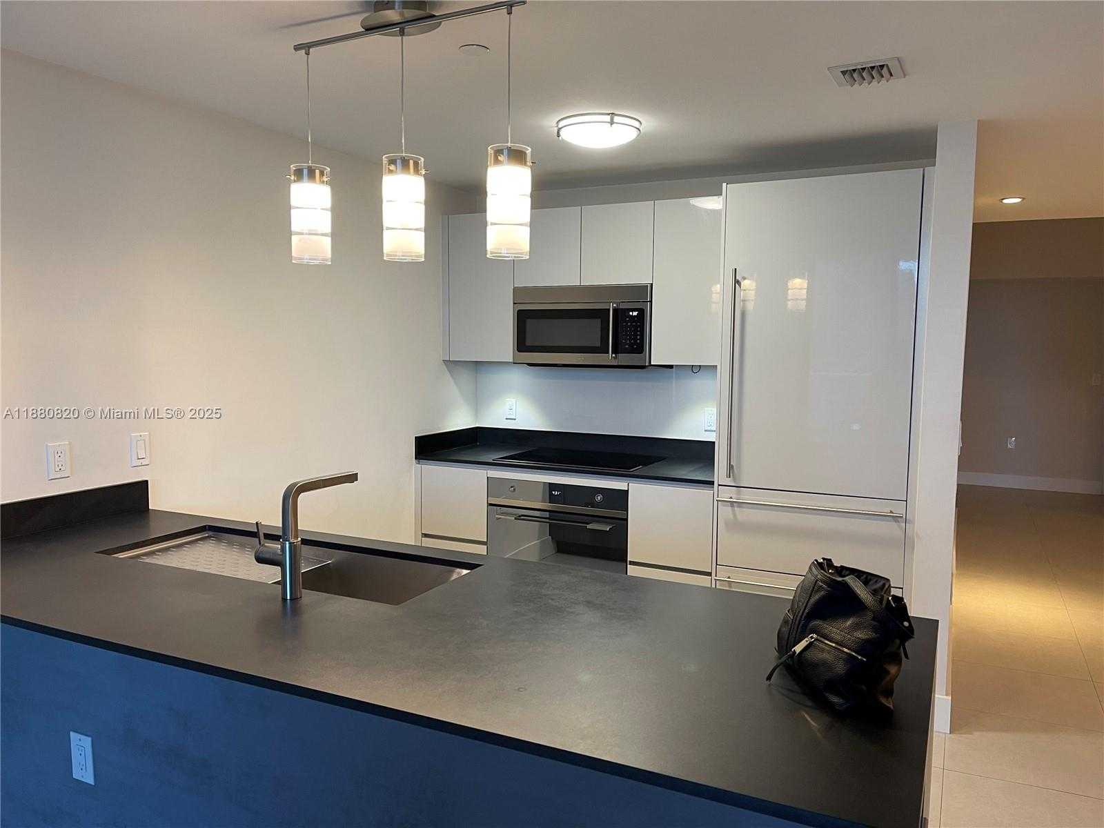 Small Image of 1010 BRICKELL AVE #1504, Miami Number 2