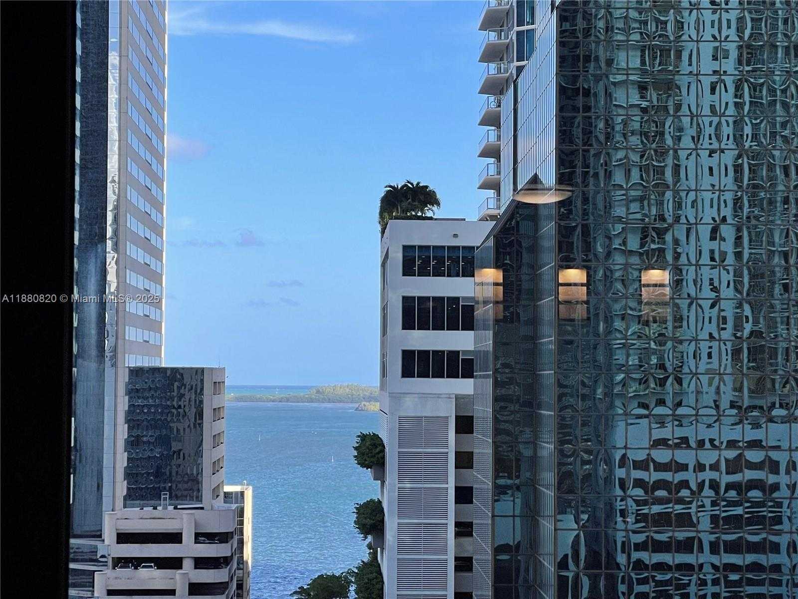 Small Image of 1010 BRICKELL AVE #1504, Miami Number 3