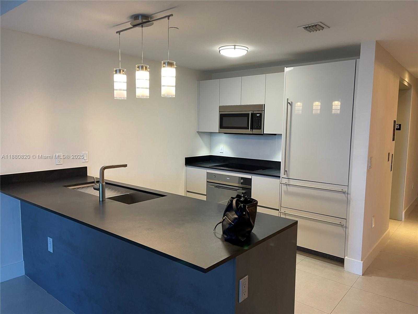 Small Image of 1010 BRICKELL AVE #1504, Miami Number 7