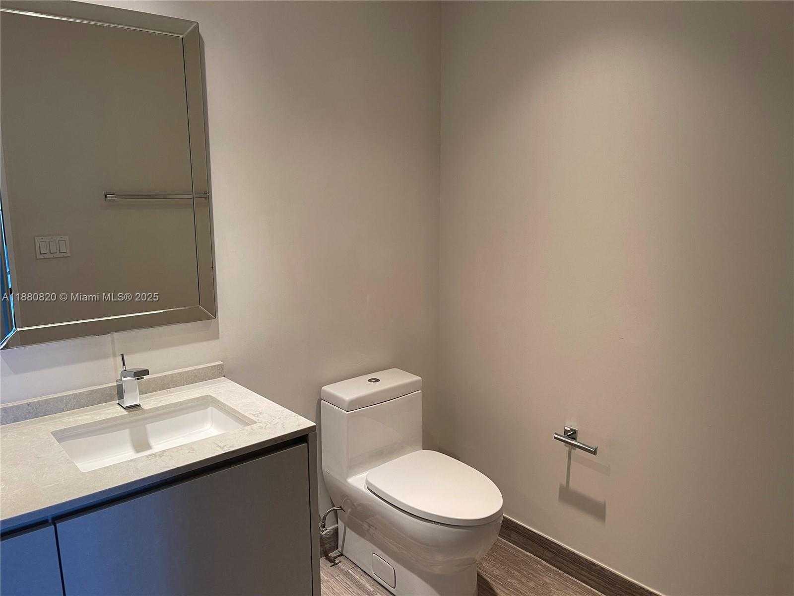 Small Image of 1010 BRICKELL AVE #1504, Miami Number 8