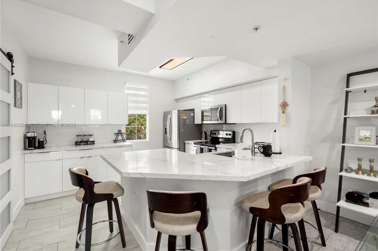 Small Image of 2991 NORTH EAST 185TH ST #1706, Aventura Number 11