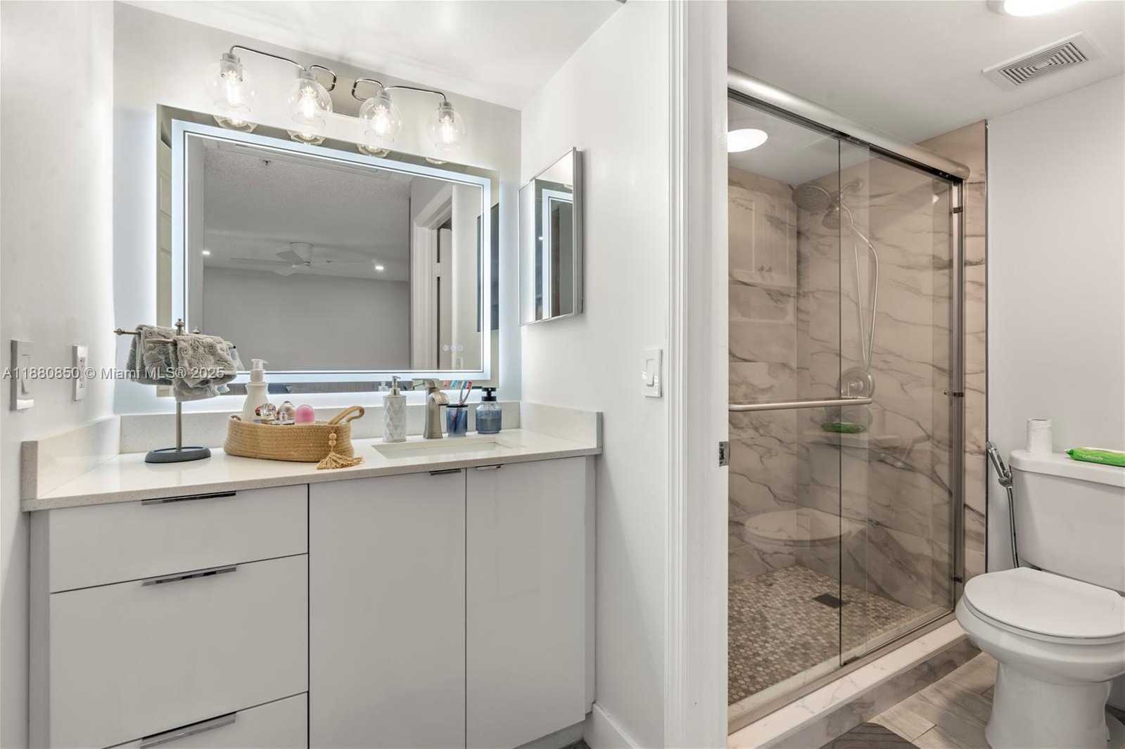 Small Image of 2991 NORTH EAST 185TH ST #1706, Aventura Number 26