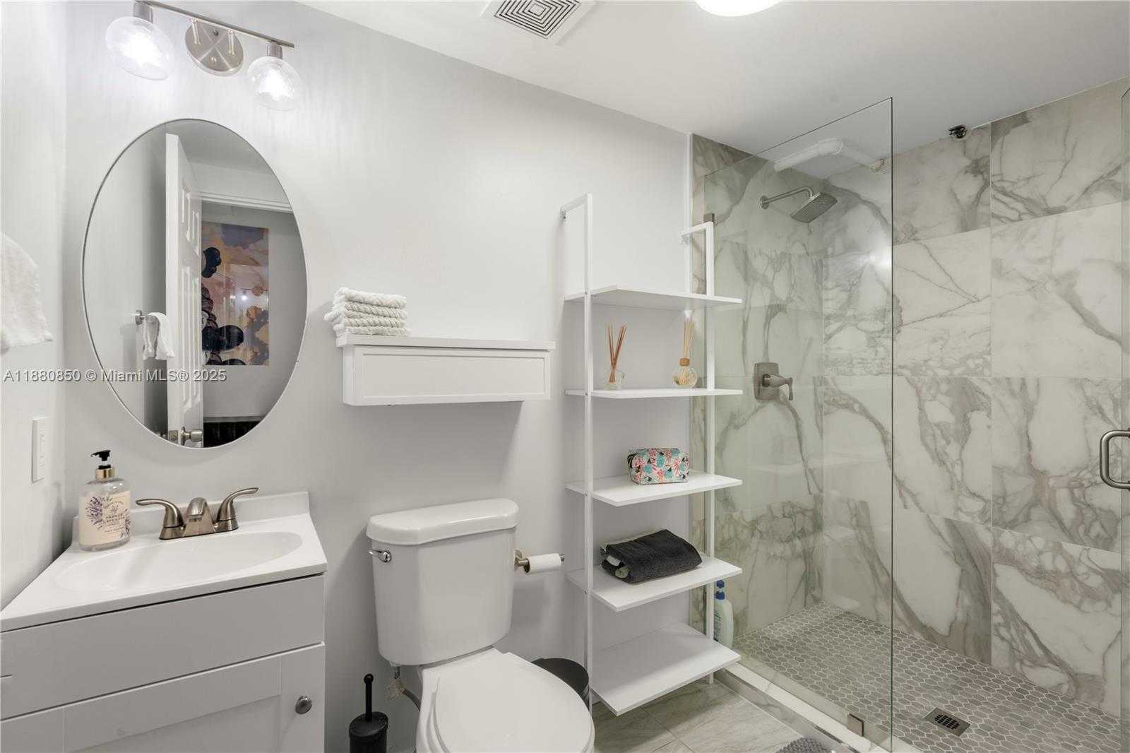 Small Image of 2991 NORTH EAST 185TH ST #1706, Aventura Number 4