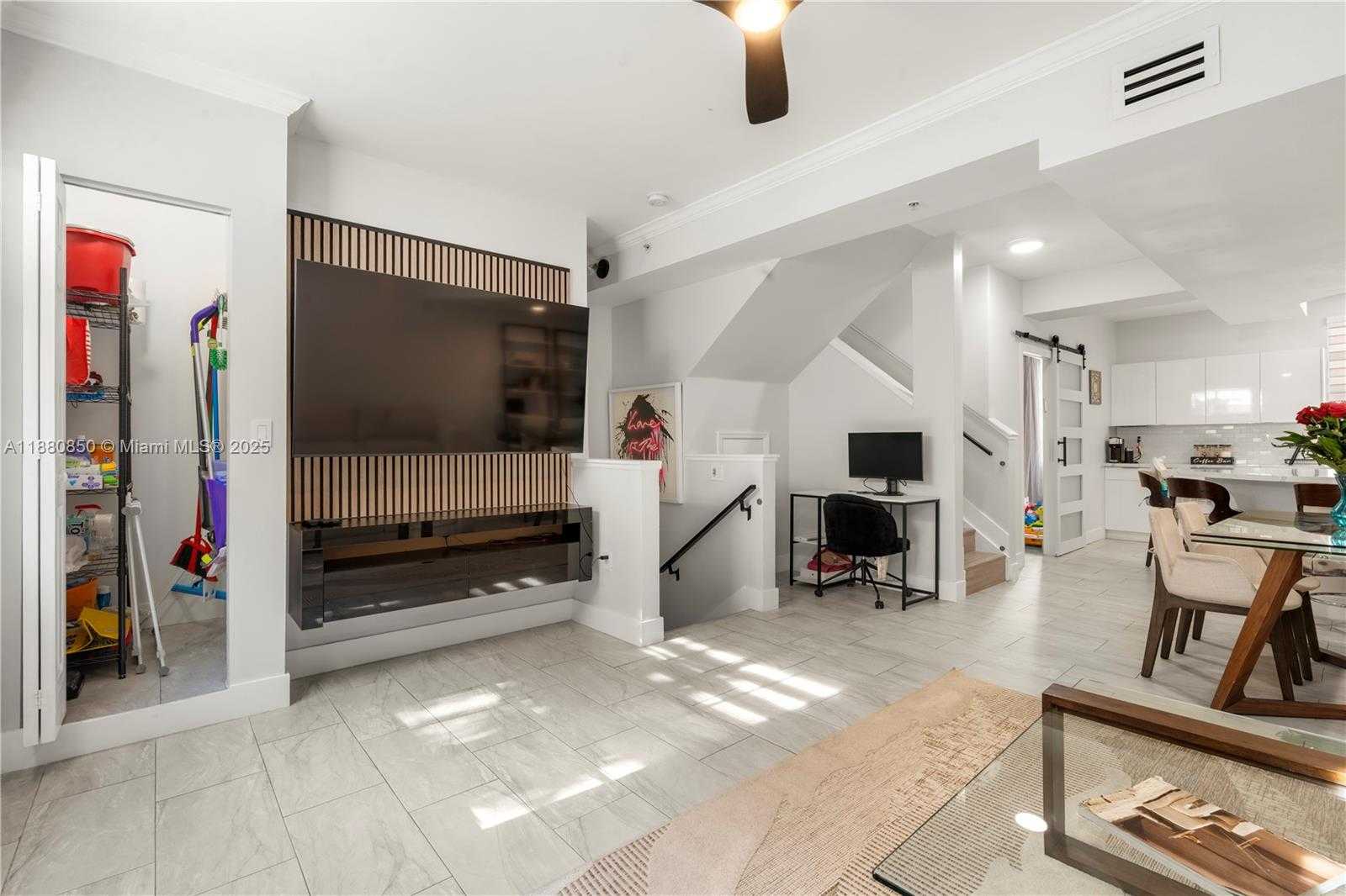 Small Image of 2991 NORTH EAST 185TH ST #1706, Aventura Number 8