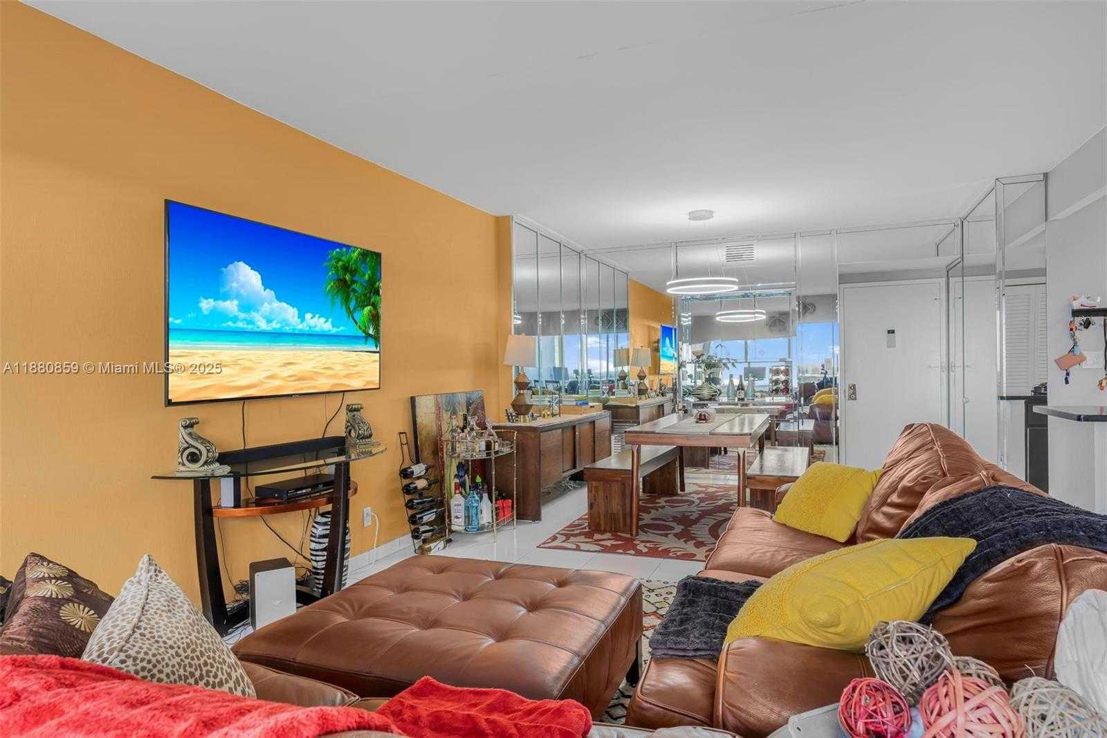 Small Image of 4400 HILLCREST DR #912B, Hollywood Number 11