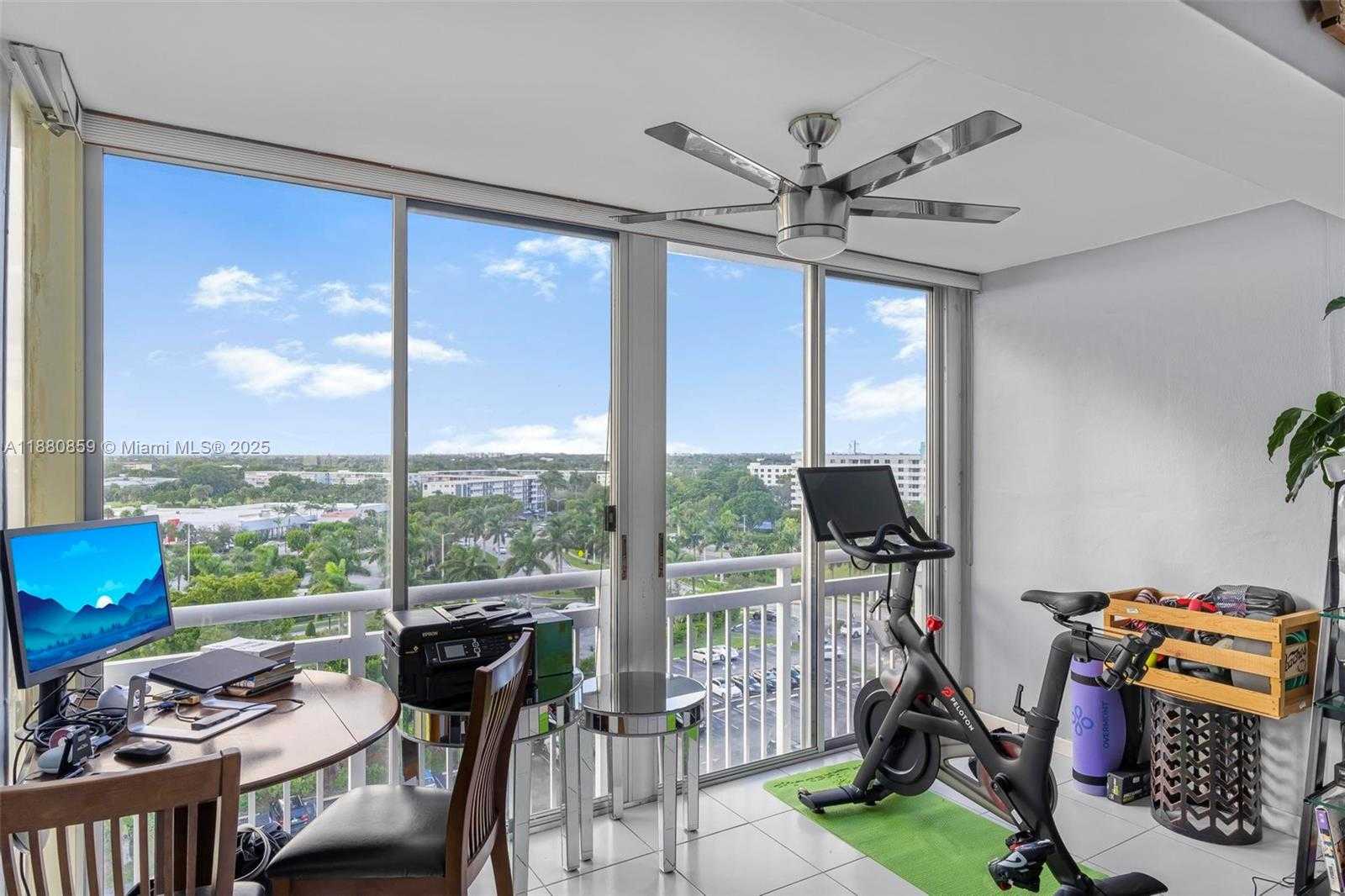 Small Image of 4400 HILLCREST DR #912B, Hollywood Number 12