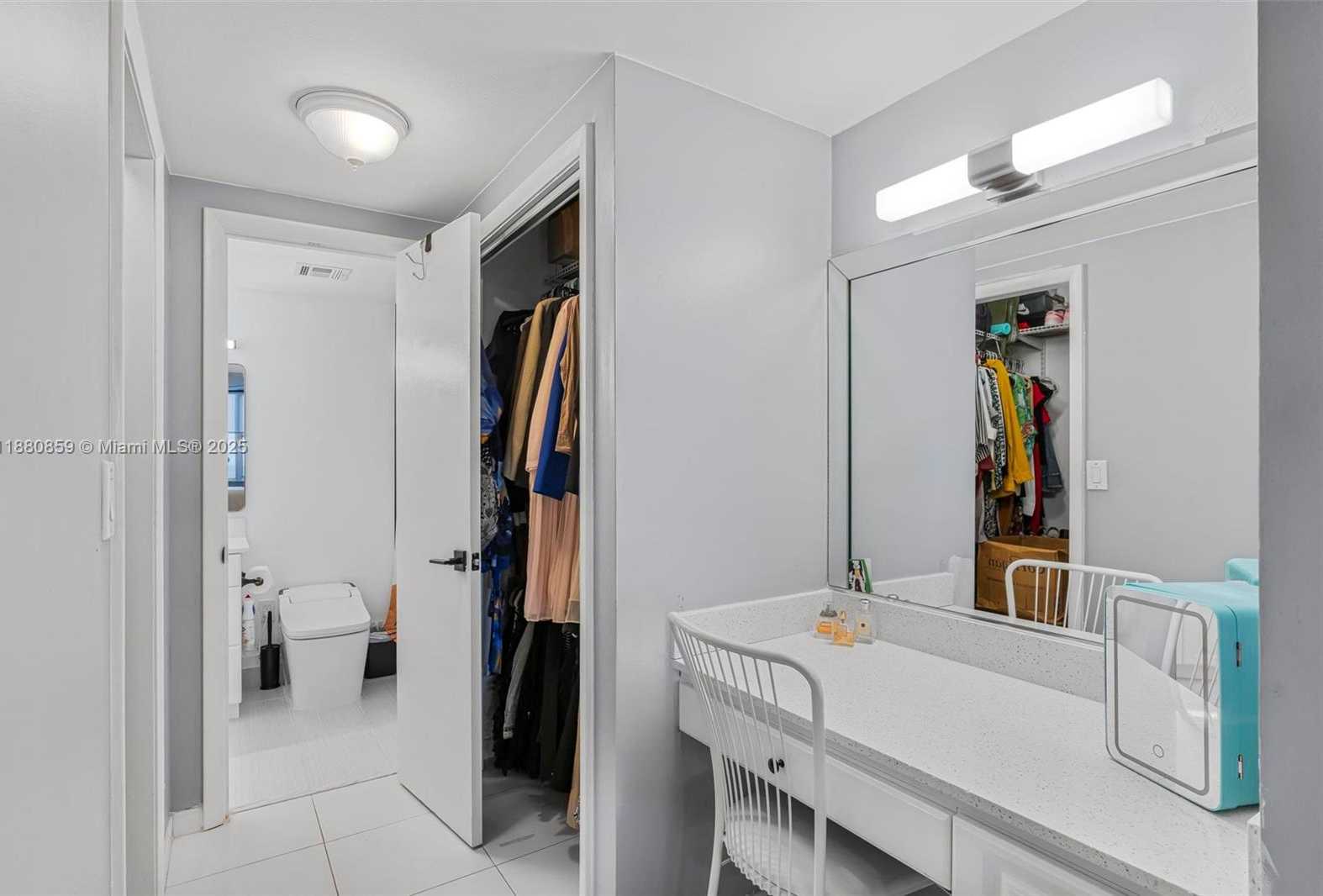 Small Image of 4400 HILLCREST DR #912B, Hollywood Number 20