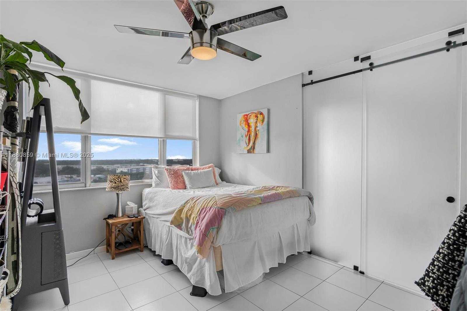 Small Image of 4400 HILLCREST DR #912B, Hollywood Number 22