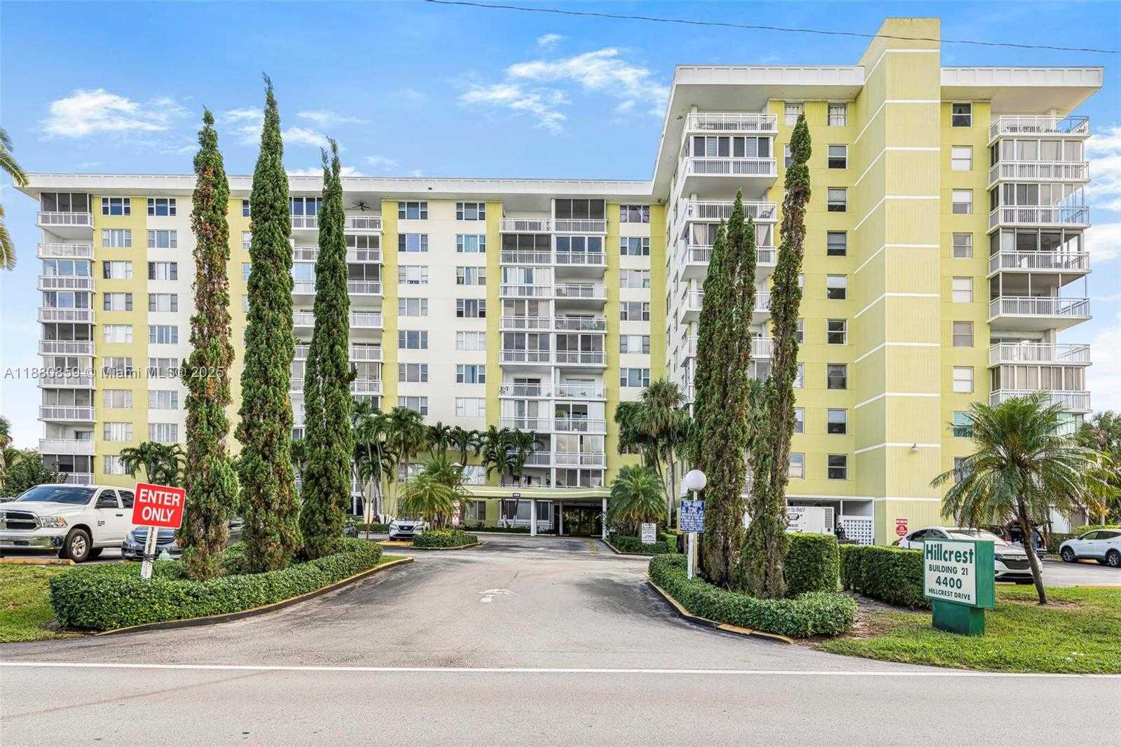 Small Image of 4400 HILLCREST DR #912B, Hollywood Number 3