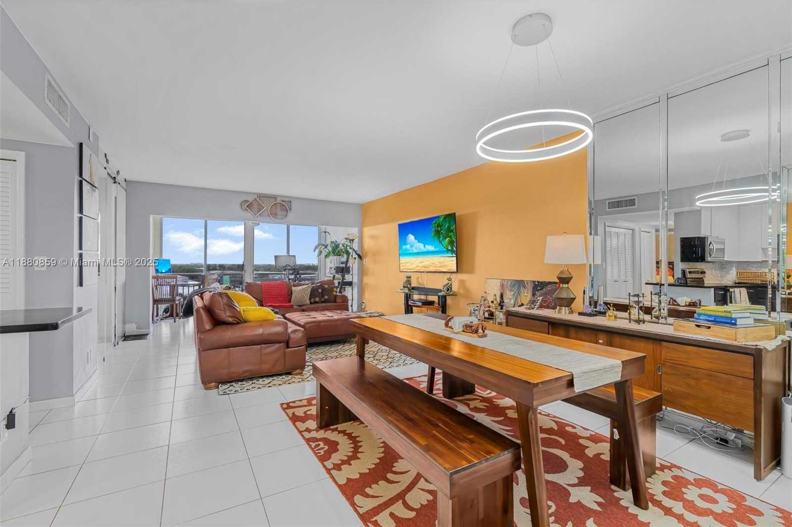 Small Image of 4400 HILLCREST DR #912B, Hollywood Number 6