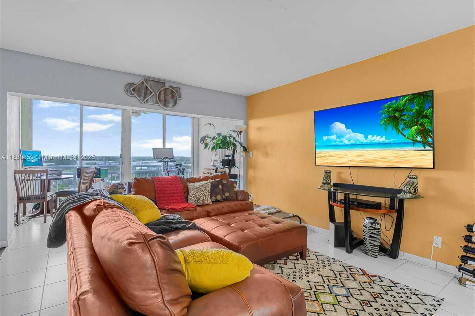 Small Image of 4400 HILLCREST DR #912B, Hollywood Number 8