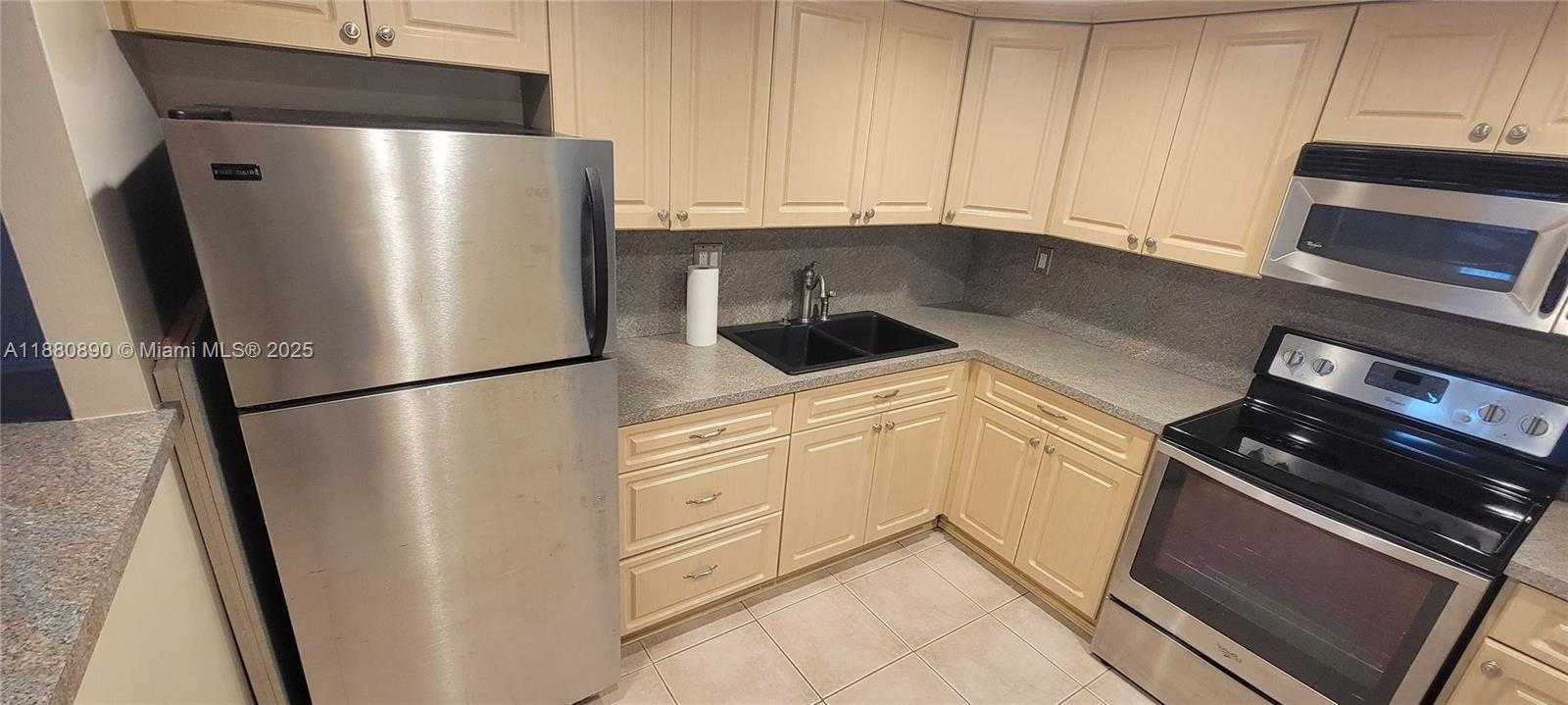 Small Image of 2731 TAFT ST #106, Hollywood Number 7