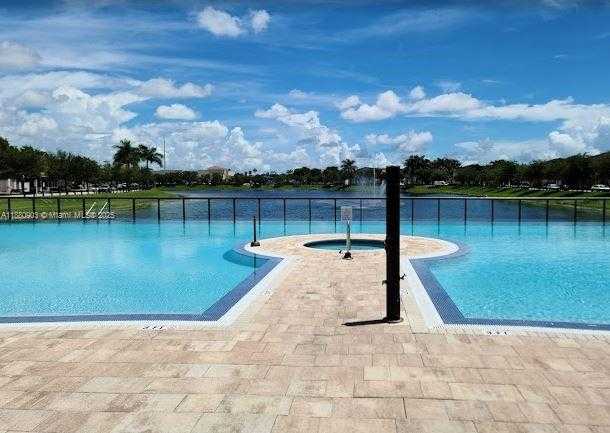 Small Image of 17070 SOUTH WEST 95TH TER, Miami Number 19