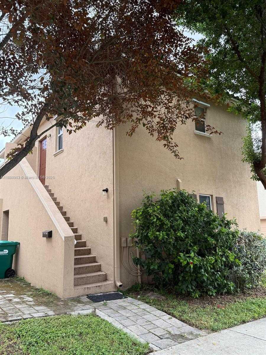 Small Image of 17070 SOUTH WEST 95TH TER, Miami Number 5