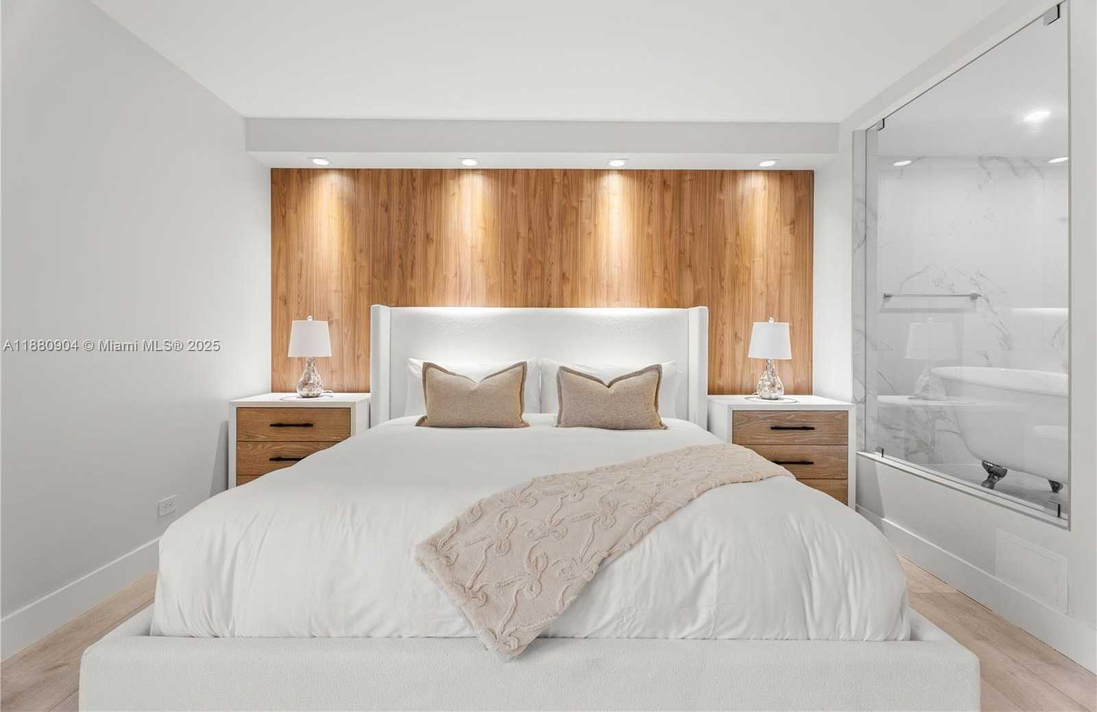 Small Image of 2301 COLLINS AVE #1523-24, Miami Beach Number 10