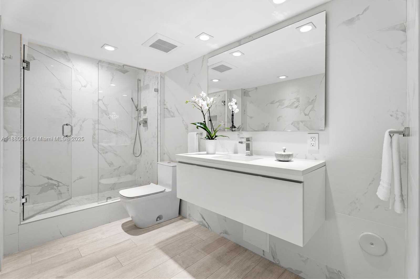 Small Image of 2301 COLLINS AVE #1523-24, Miami Beach Number 17