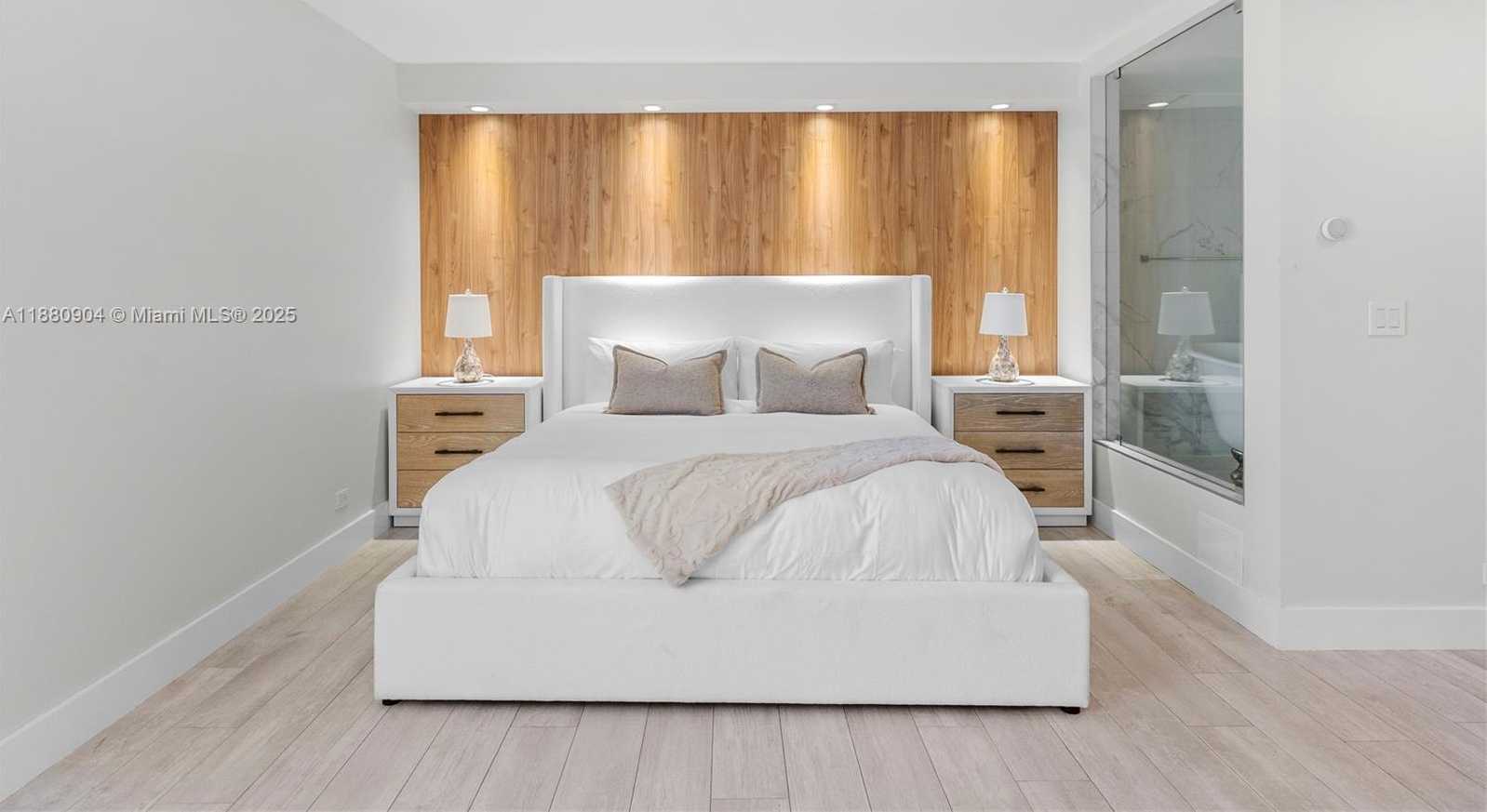 Small Image of 2301 COLLINS AVE #1523-24, Miami Beach Number 9
