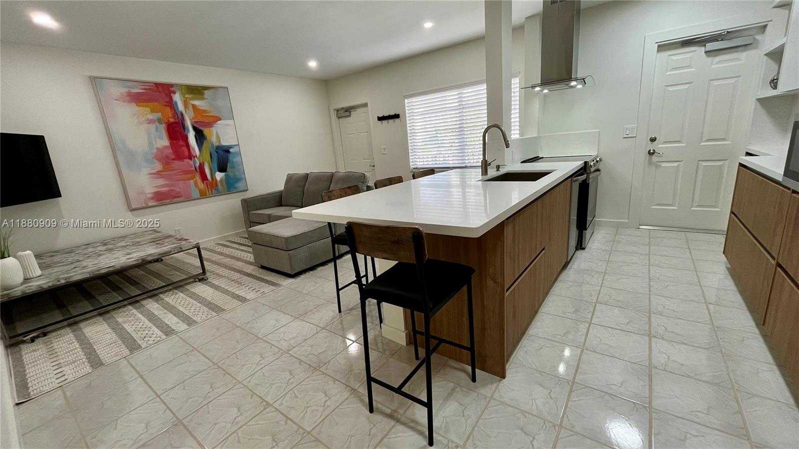 Small Image of 2200 SOUTH OCEAN DR #N307, Hollywood Number 7