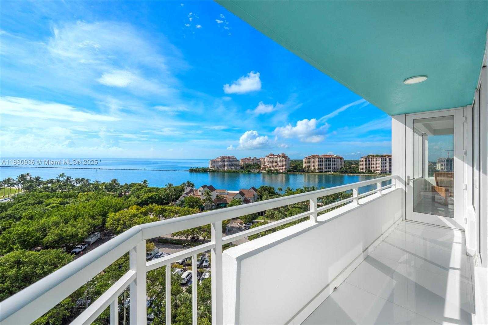 Small Image of 400 SOUTH POINTE DR #1104, Miami Beach Number 20