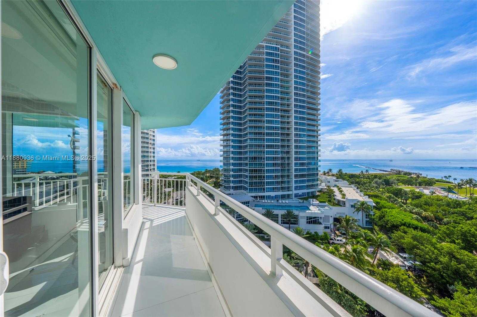 Small Image of 400 SOUTH POINTE DR #1104, Miami Beach Number 24