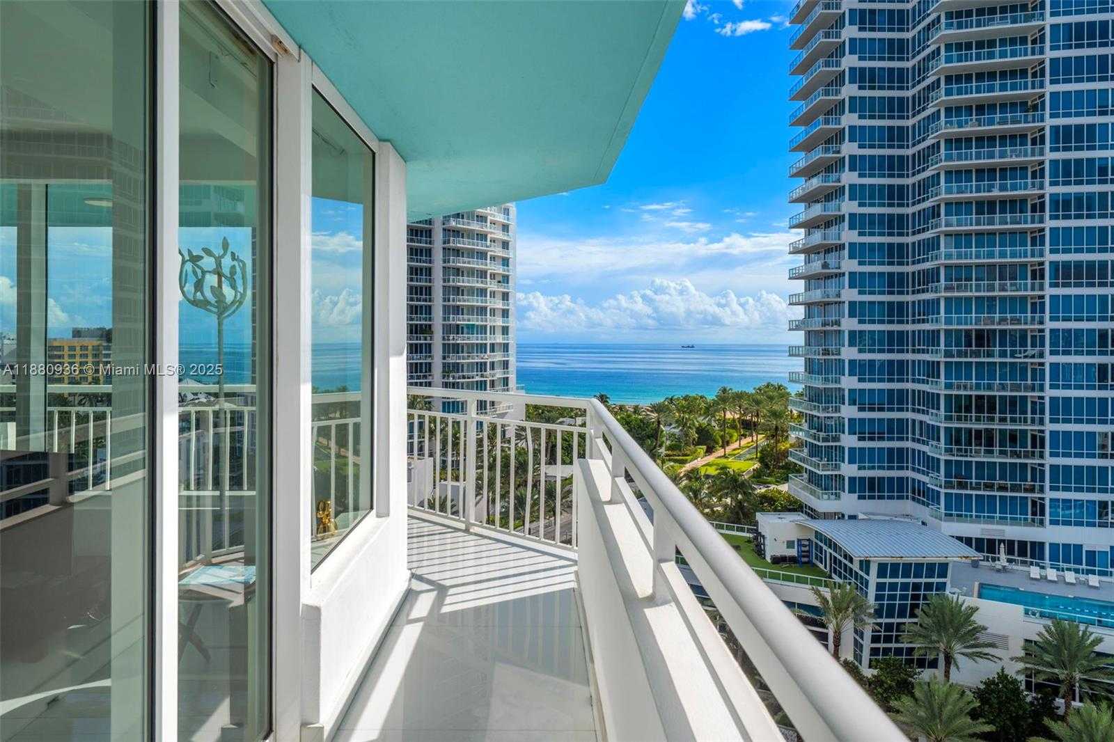 Small Image of 400 SOUTH POINTE DR #1104, Miami Beach Number 25