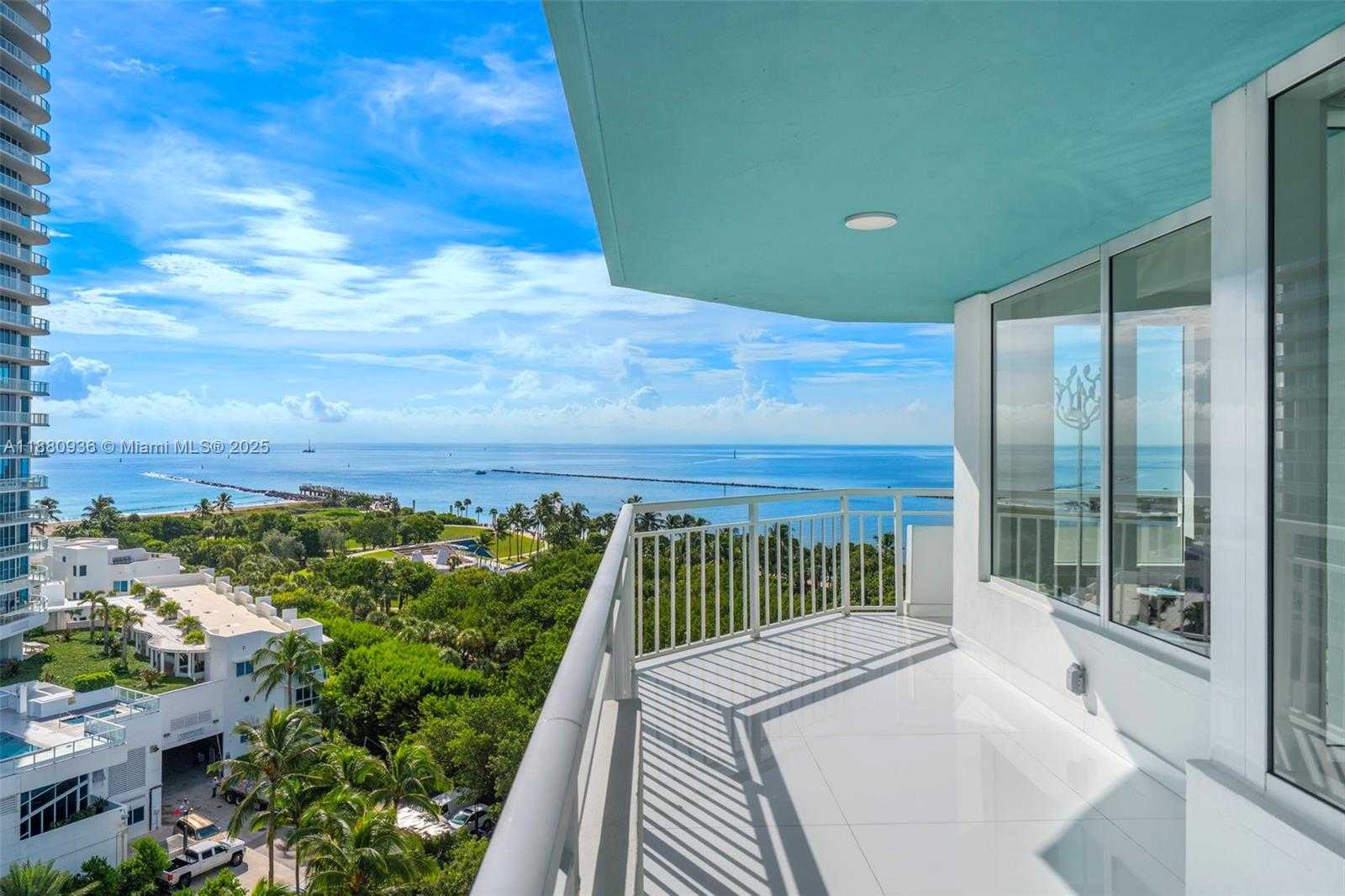 Small Image of 400 SOUTH POINTE DR #1104, Miami Beach Number 27
