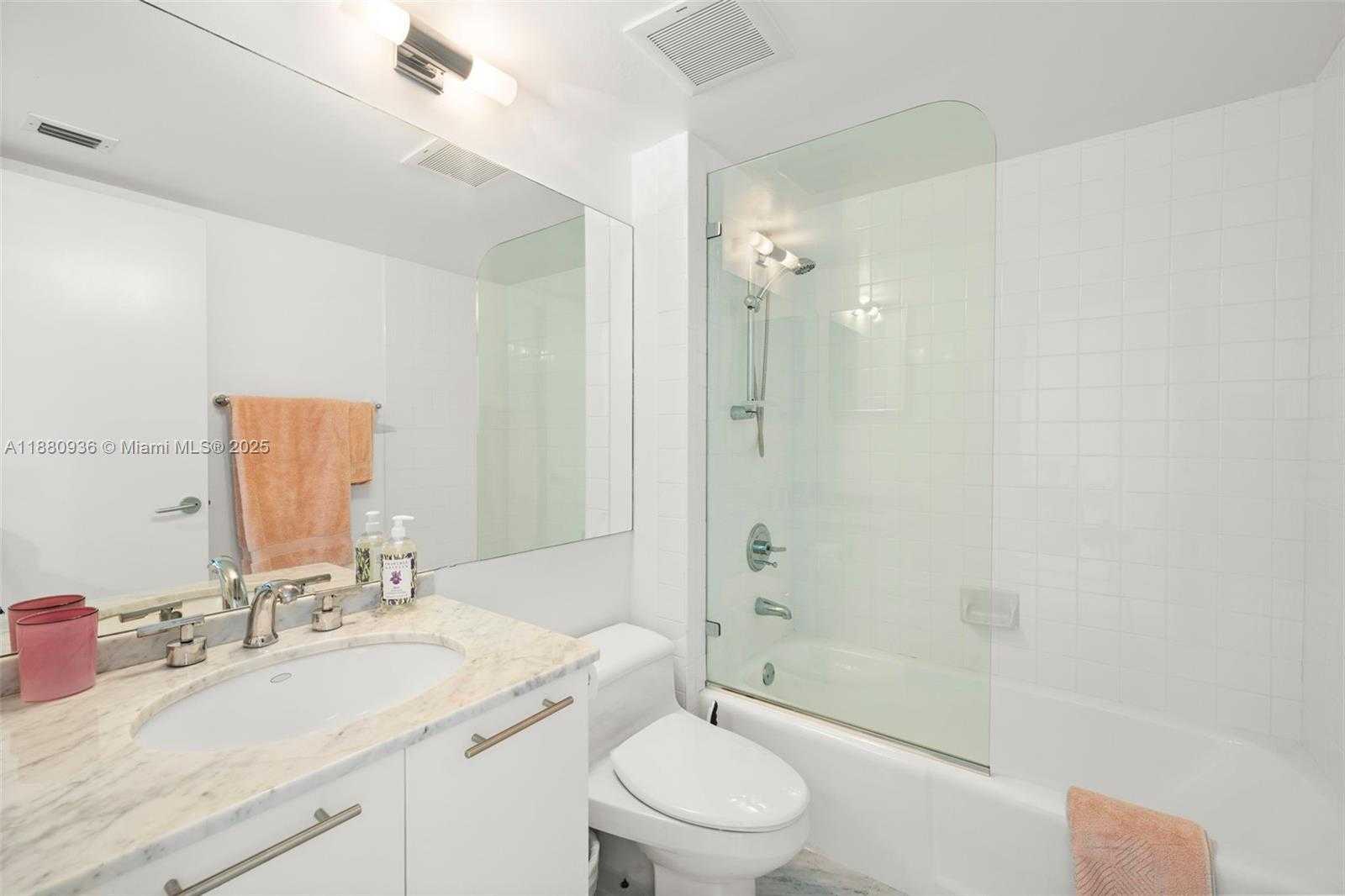Small Image of 400 SOUTH POINTE DR #1104, Miami Beach Number 29