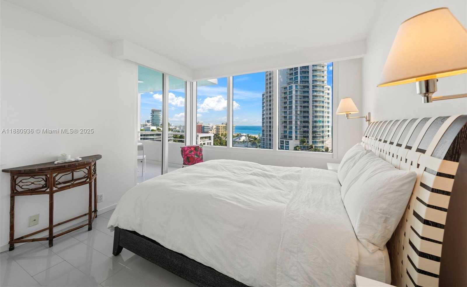 Small Image of 400 SOUTH POINTE DR #1104, Miami Beach Number 31
