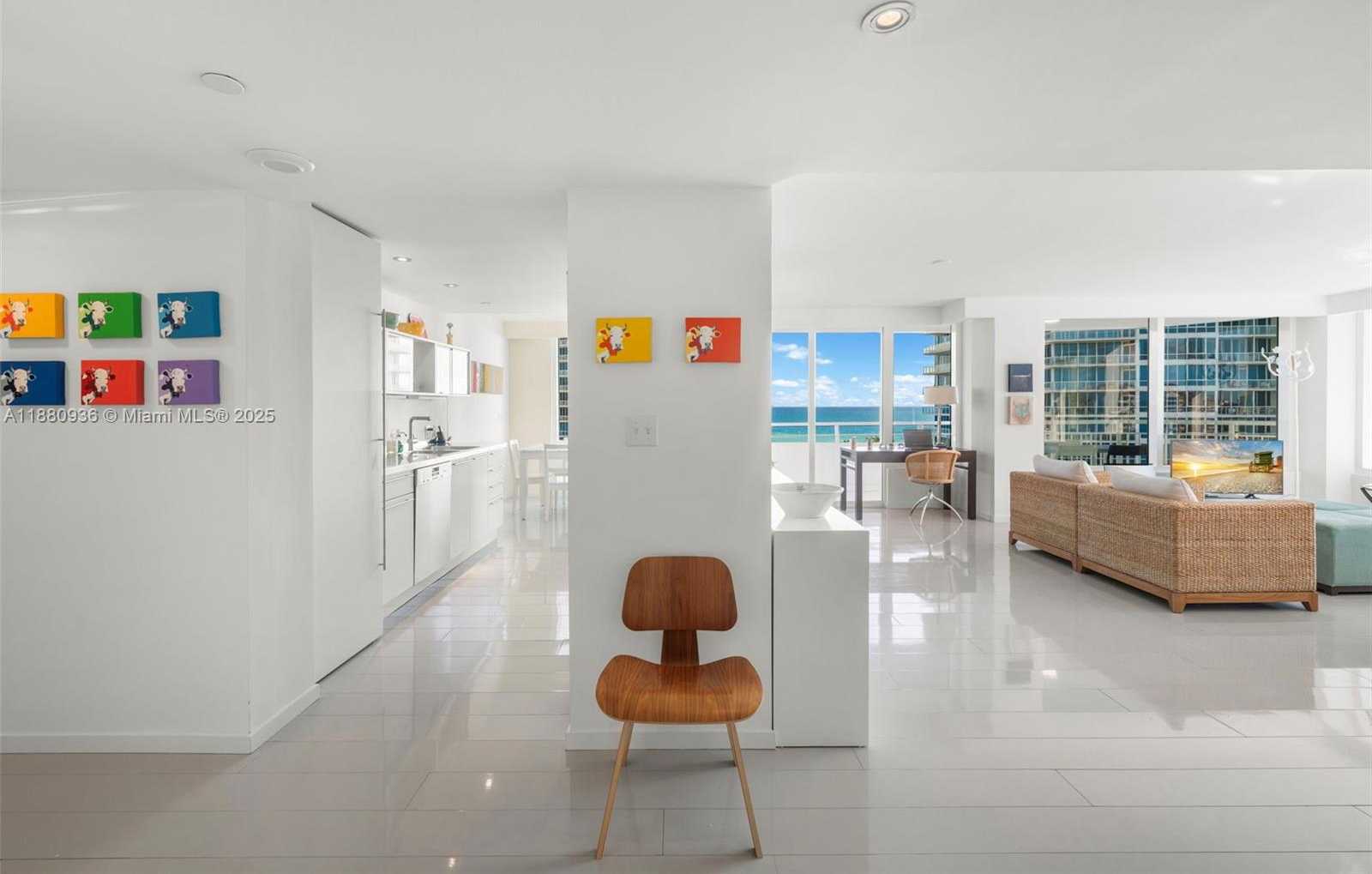 Small Image of 400 SOUTH POINTE DR #1104, Miami Beach Number 58