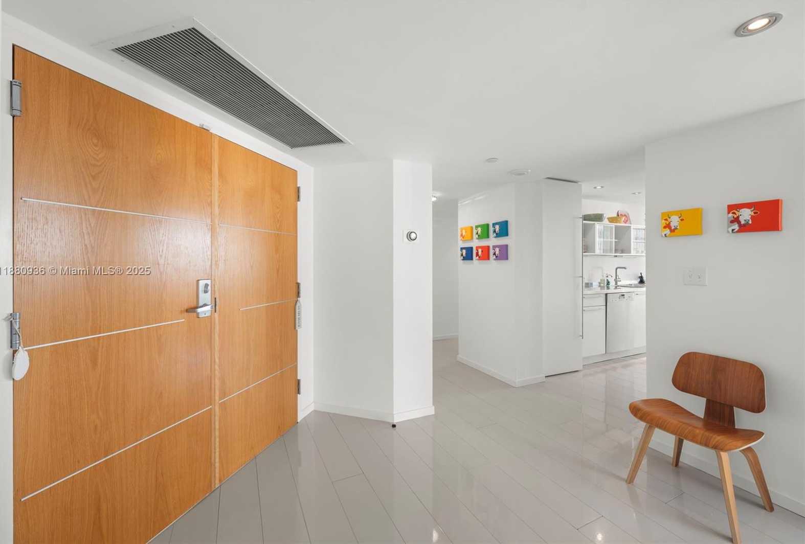Small Image of 400 SOUTH POINTE DR #1104, Miami Beach Number 6
