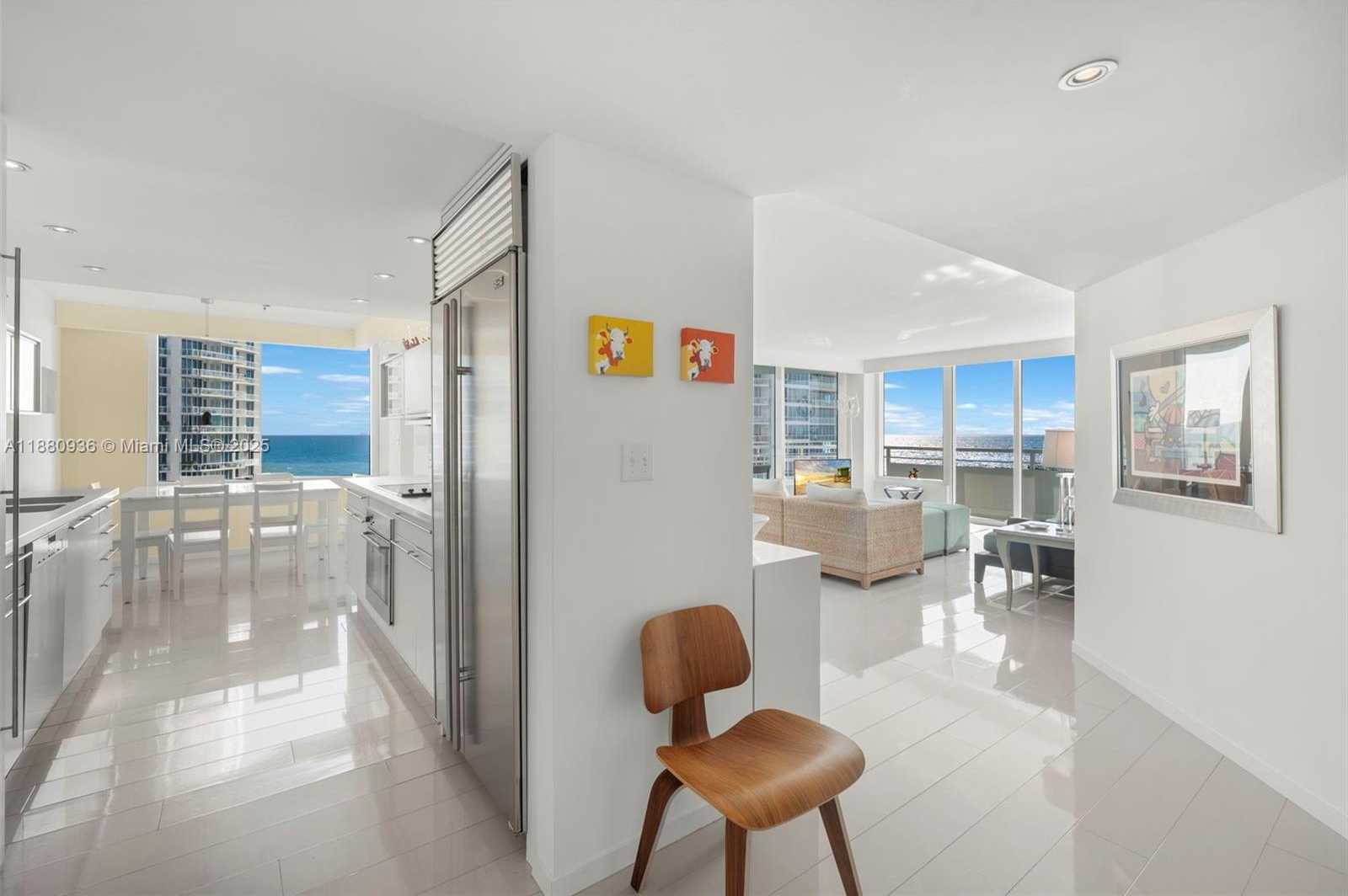 Small Image of 400 SOUTH POINTE DR #1104, Miami Beach Number 60