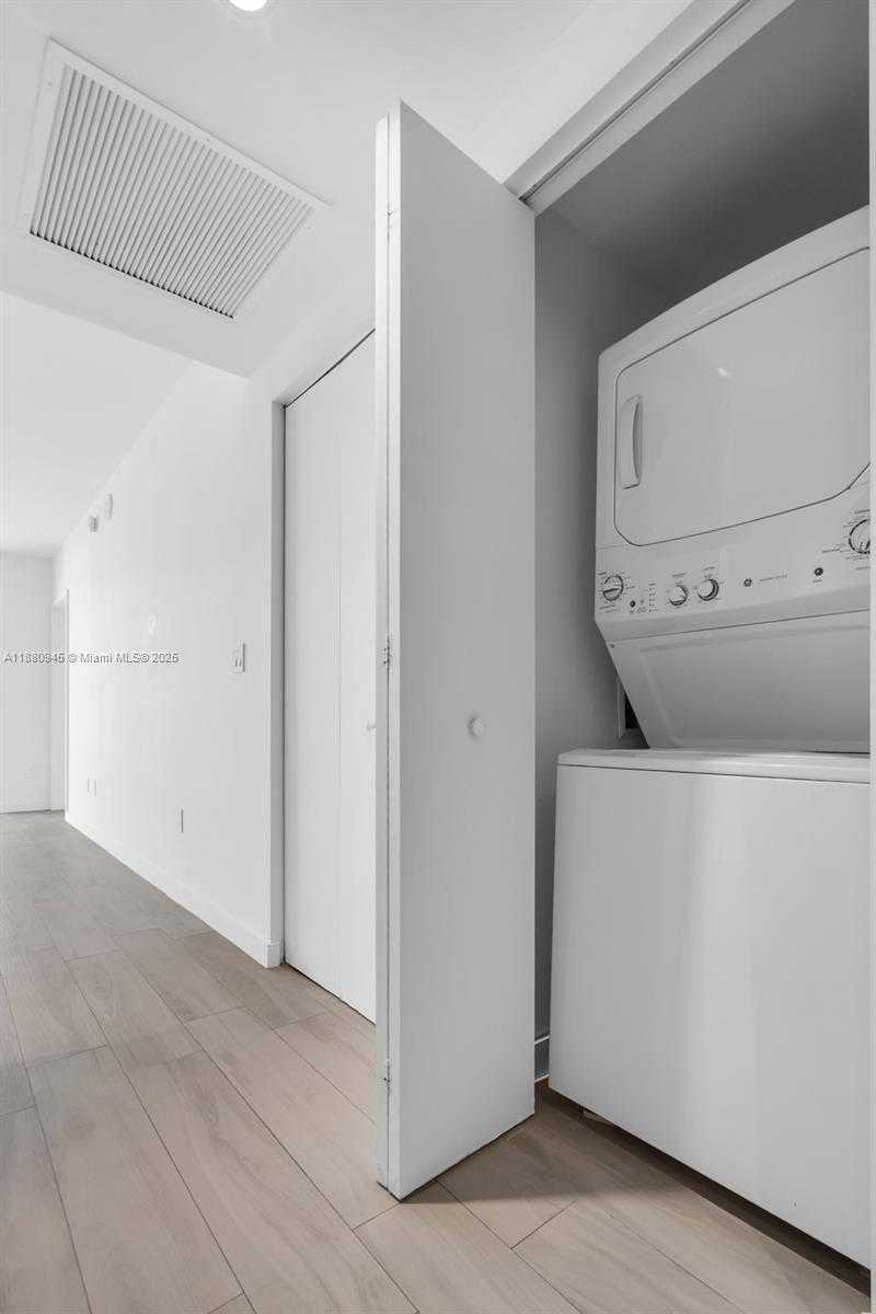 Small Image of 1300 SOUTH MIAMI AVE #3808, Miami Number 16