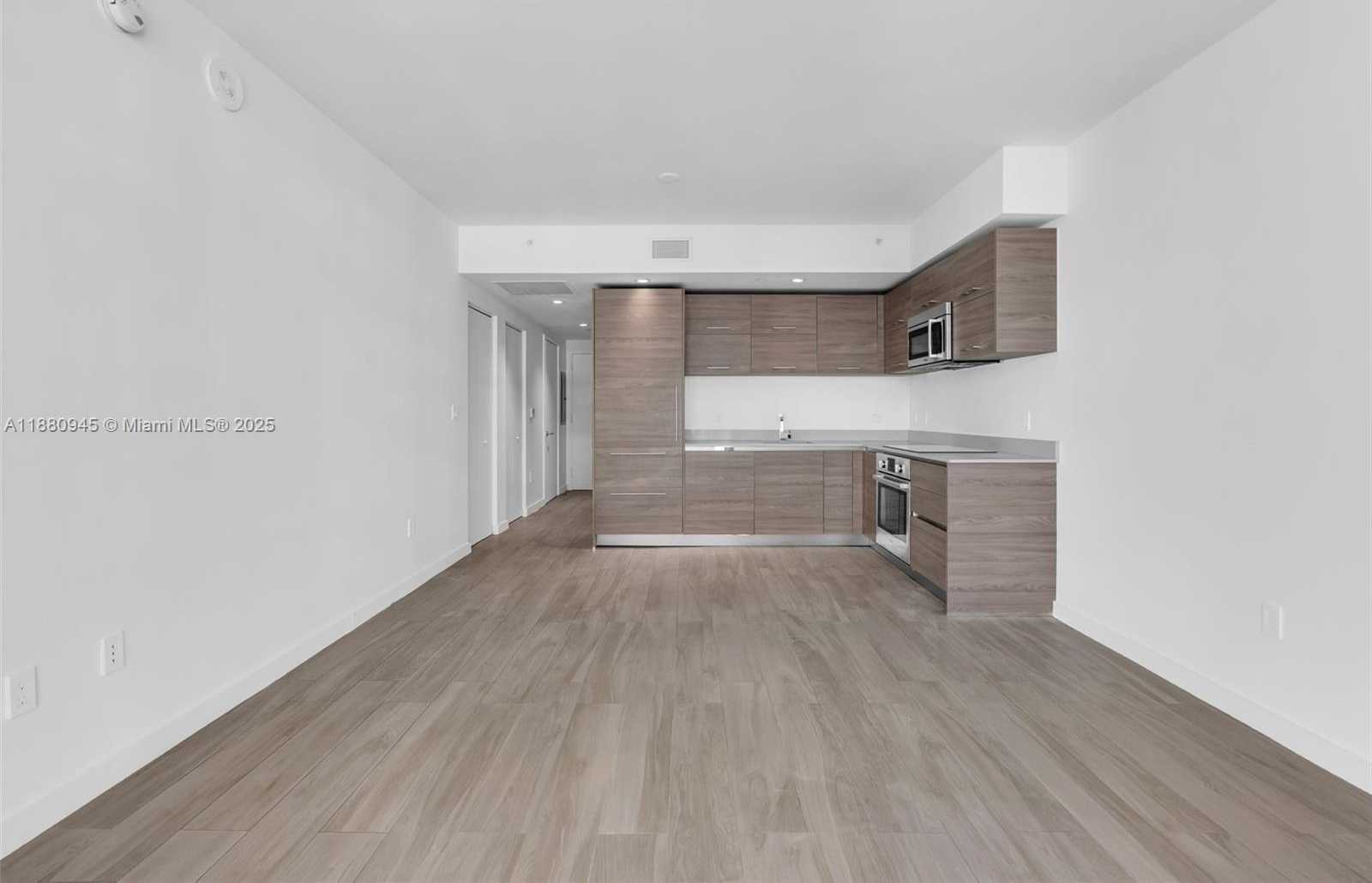 Small Image of 1300 SOUTH MIAMI AVE #3808, Miami Number 4
