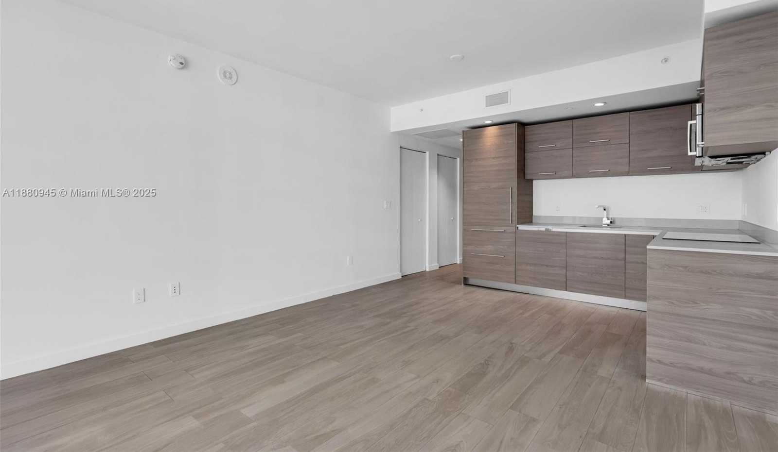 Small Image of 1300 SOUTH MIAMI AVE #3808, Miami Number 6
