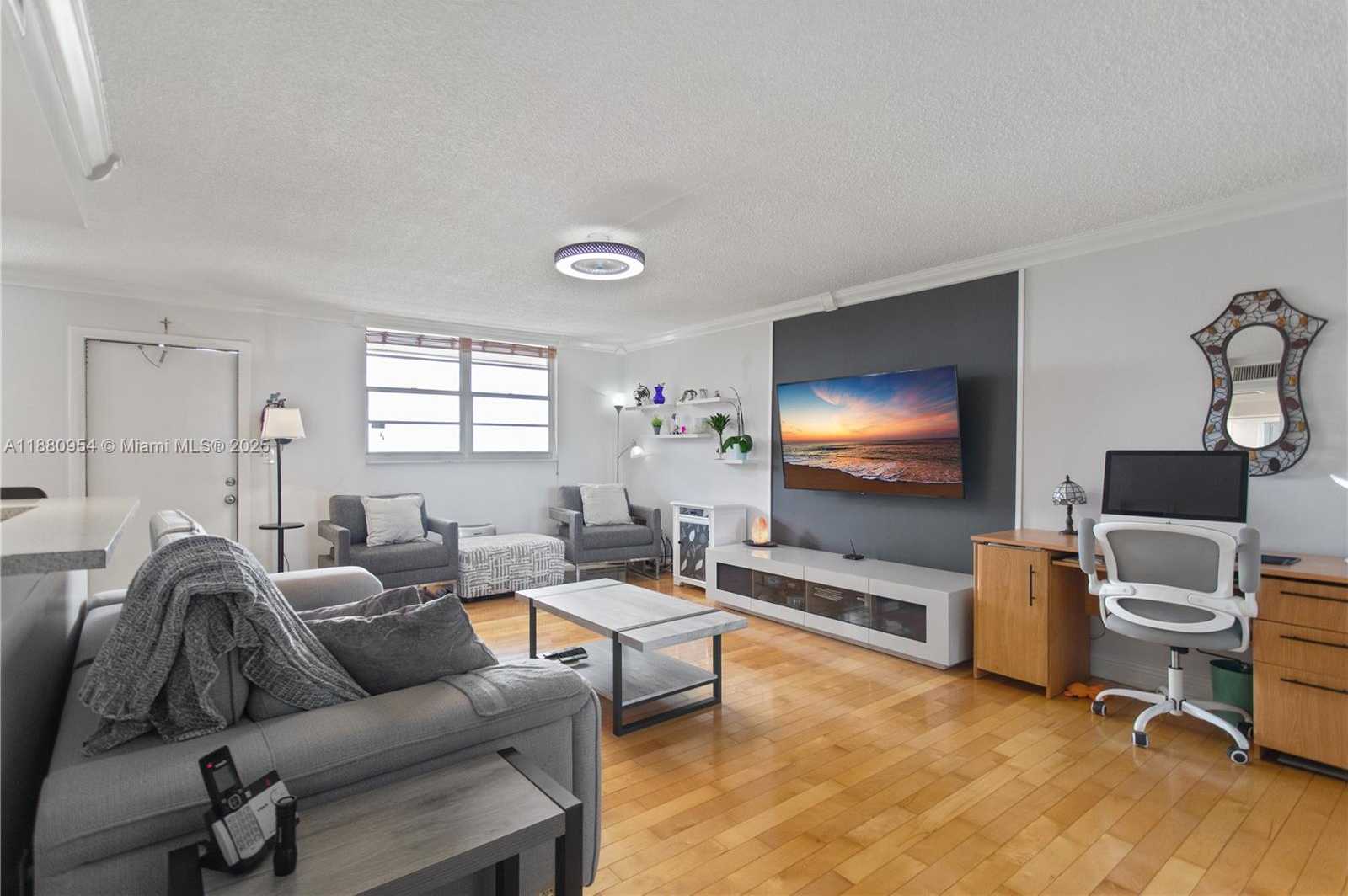 Small Image of 1811 JEFFERSON ST #805, Hollywood Number 12