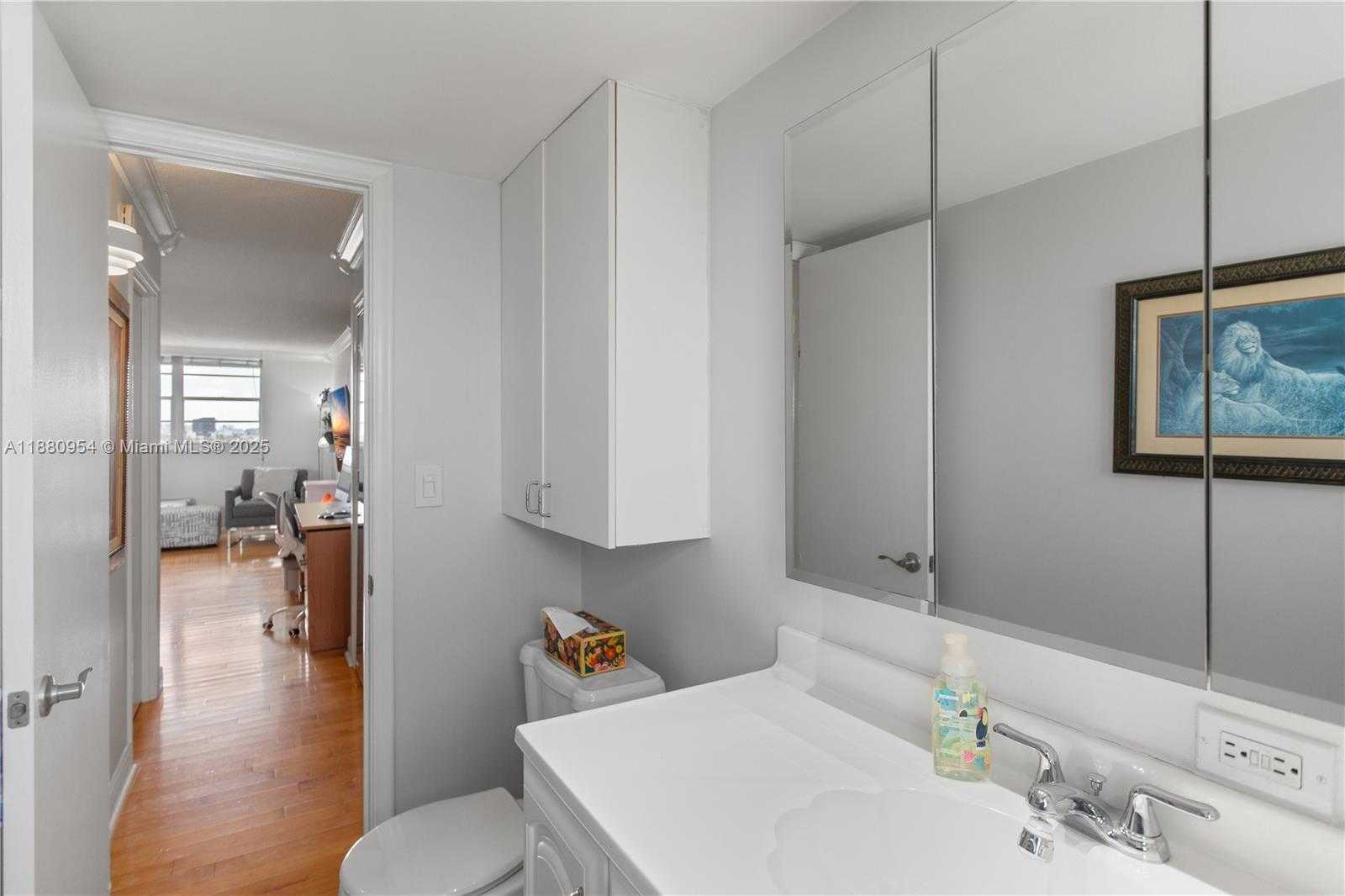 Small Image of 1811 JEFFERSON ST #805, Hollywood Number 15
