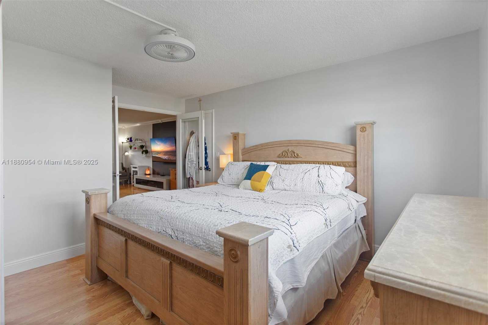 Small Image of 1811 JEFFERSON ST #805, Hollywood Number 17